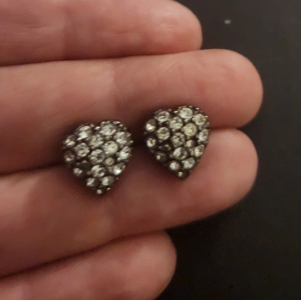 Swarovski crystal heart stud earrings in gunmetal setting (no backs)
